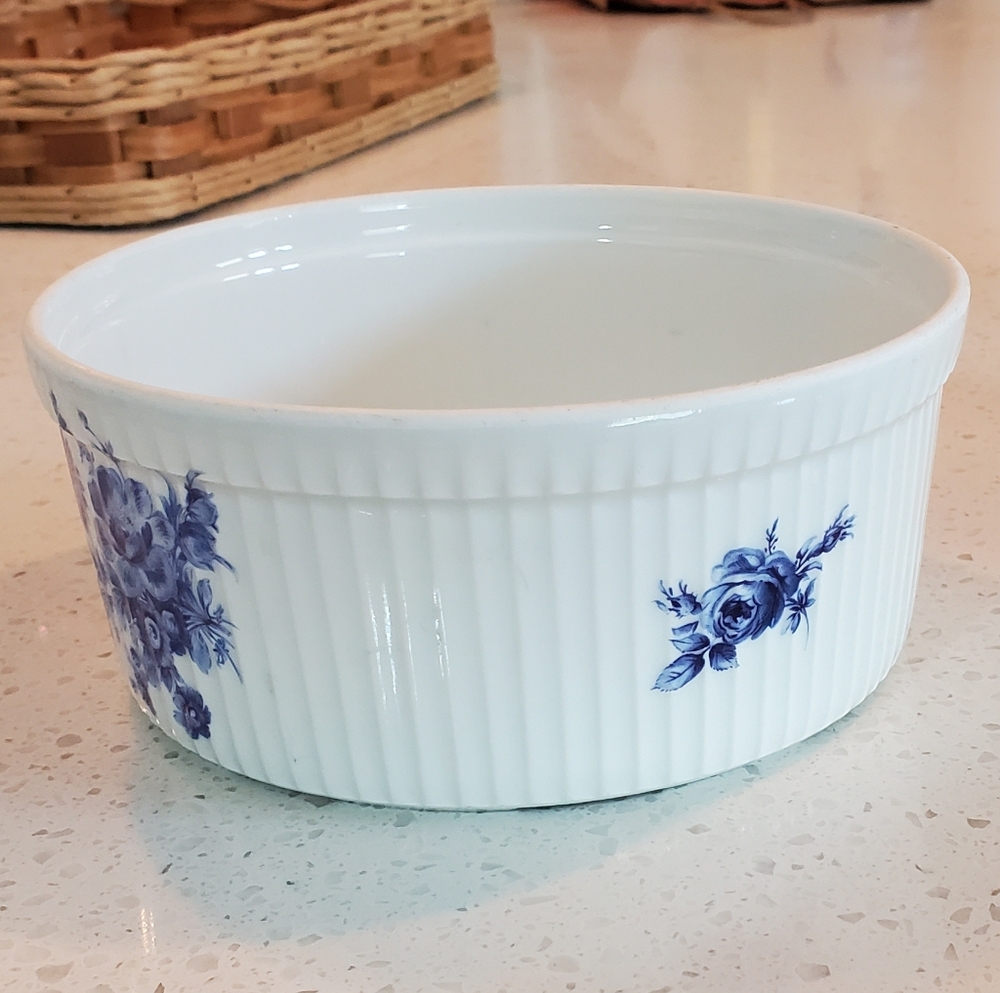 Apilco Vintage Round Soufflé Ramekin Bakeware Dish, 7", White/Blue Floral, EUC - Picture 7 of 16